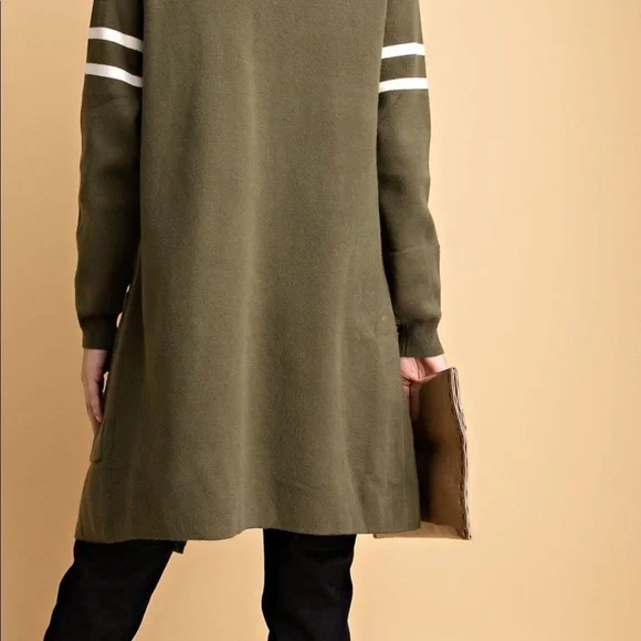 Davi & Dani Super Soft Grey Sweater Cardigan - Picture 2 of 3